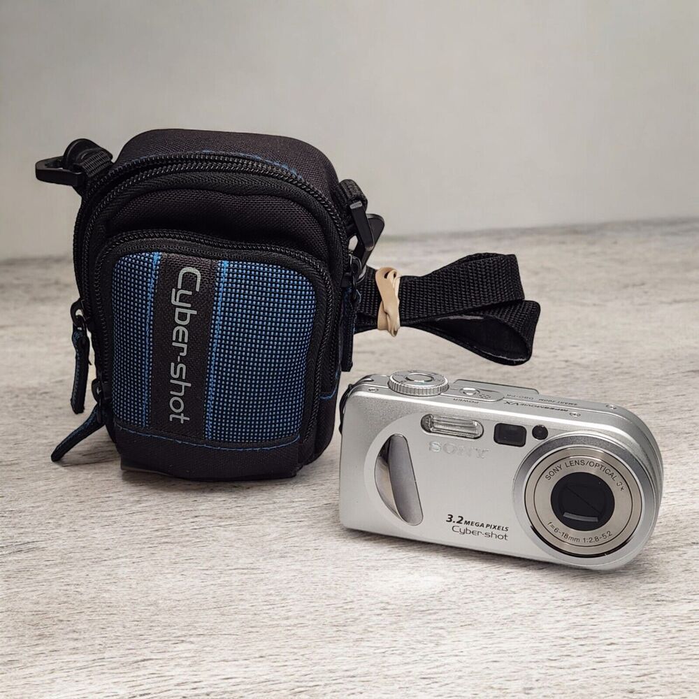 Sony Cyber-shot DSC-P8 3.2MP Digital Camera Untested W/2 Batteries & OEM Case